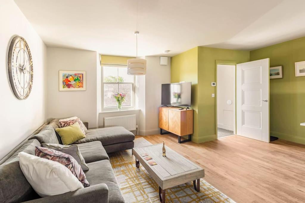 Shamrock, Bowness On Windermere, Superb One Bedroom Apartment With Private Parking Экстерьер фото