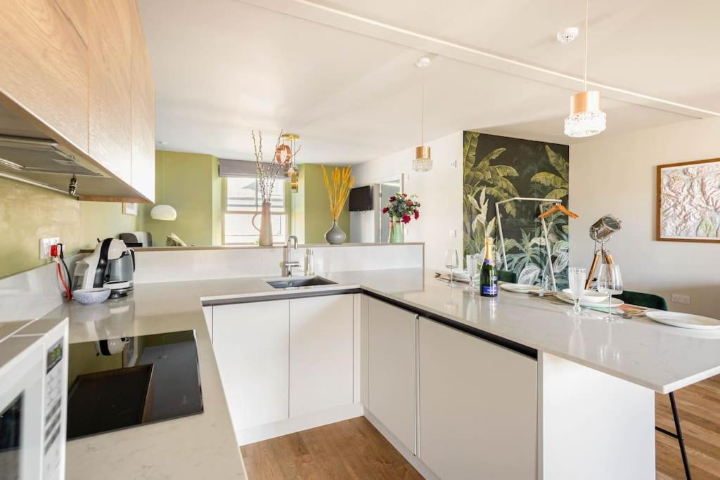 Shamrock, Bowness On Windermere, Superb One Bedroom Apartment With Private Parking Экстерьер фото