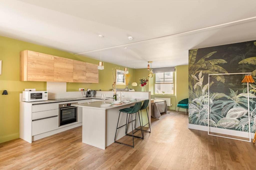 Shamrock, Bowness On Windermere, Superb One Bedroom Apartment With Private Parking Экстерьер фото