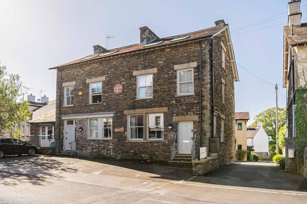 Shamrock, Bowness On Windermere, Superb One Bedroom Apartment With Private Parking Экстерьер фото